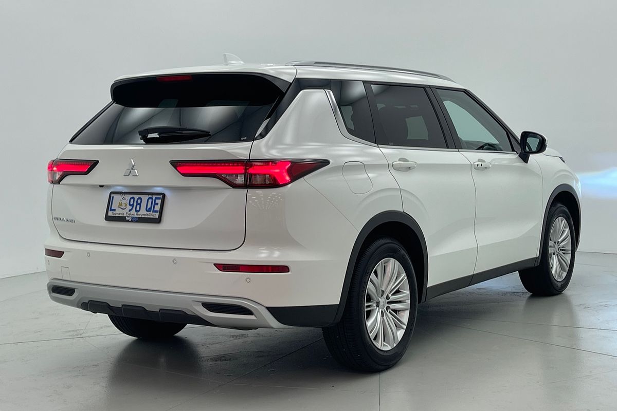2023 Mitsubishi Outlander LS ZM
