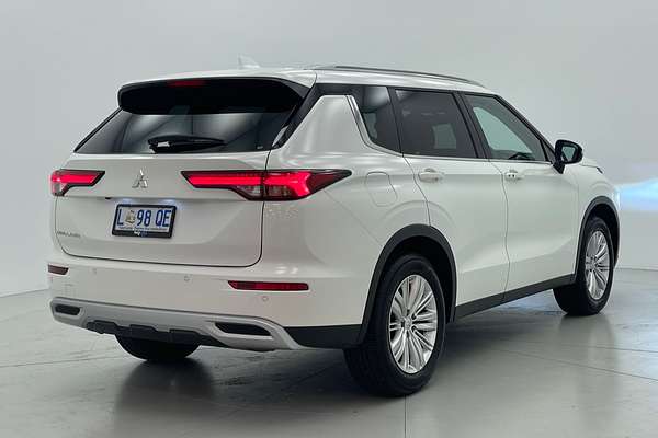 2023 Mitsubishi Outlander LS ZM