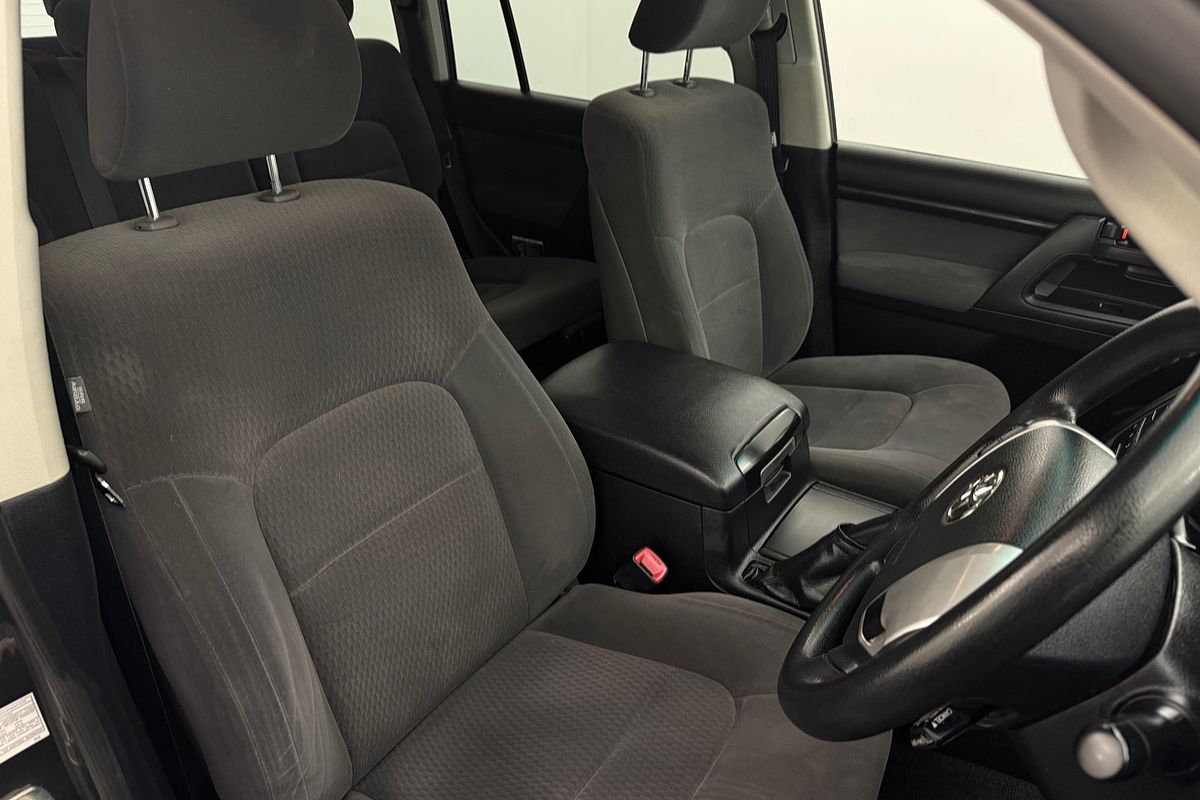 2014 Toyota Landcruiser GXL VDJ200R