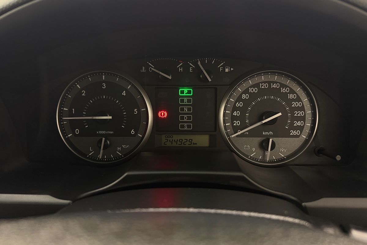 2014 Toyota Landcruiser GXL VDJ200R