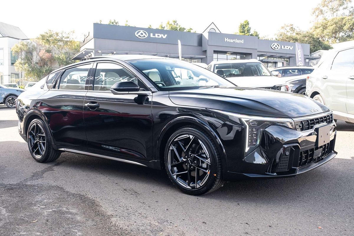 2025 Kia K4 GT-Line CL4m