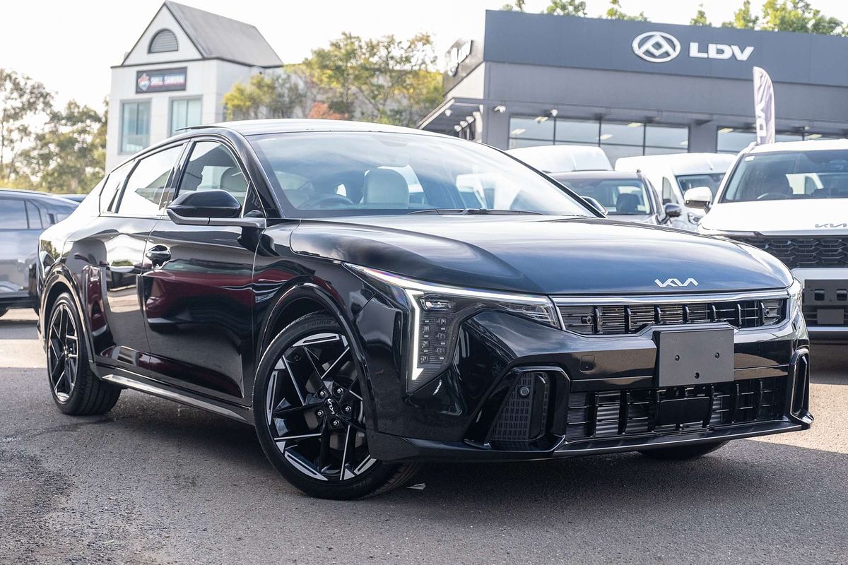 2025 Kia K4 GT-Line CL4m
