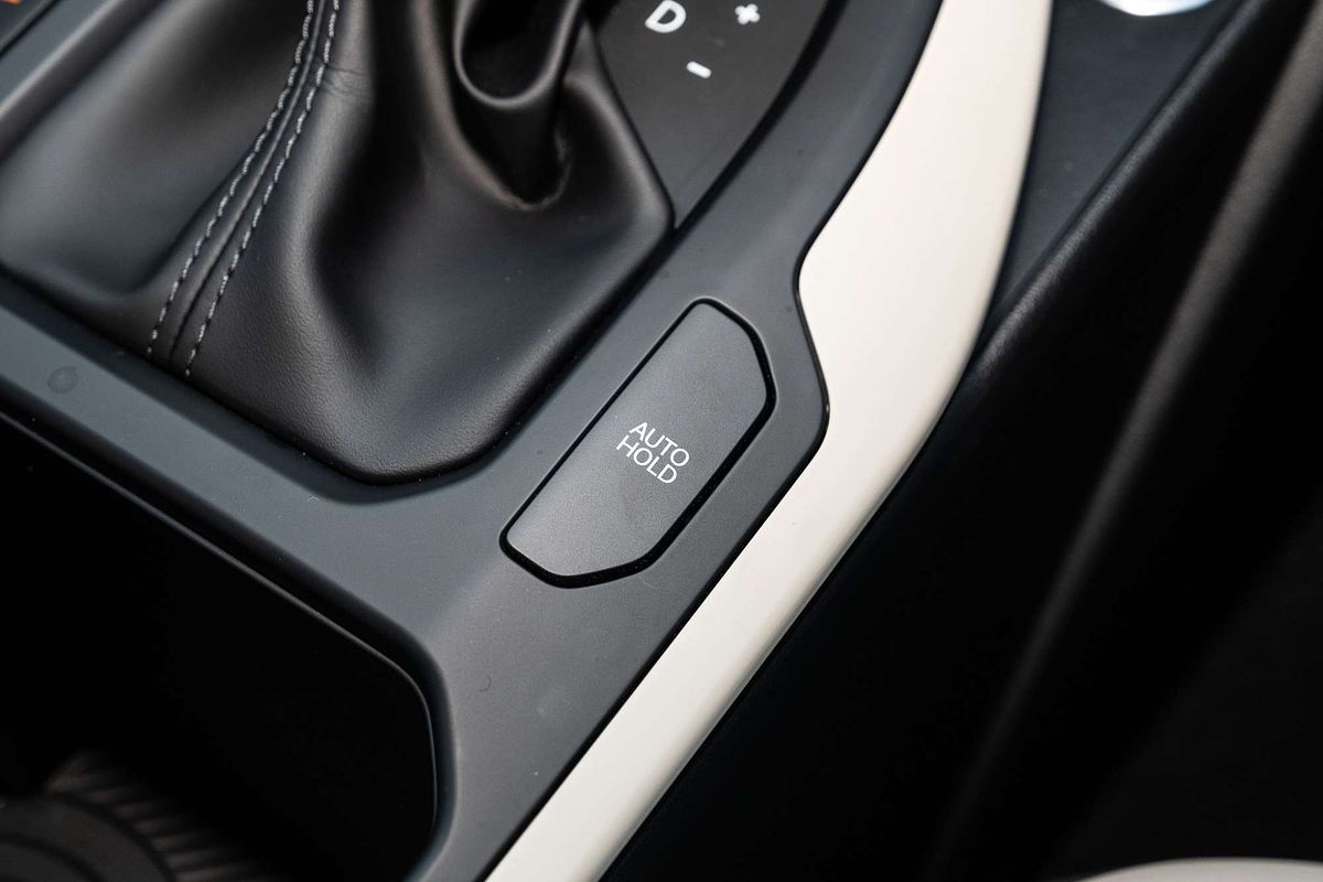 2025 Kia K4 GT-Line CL4m