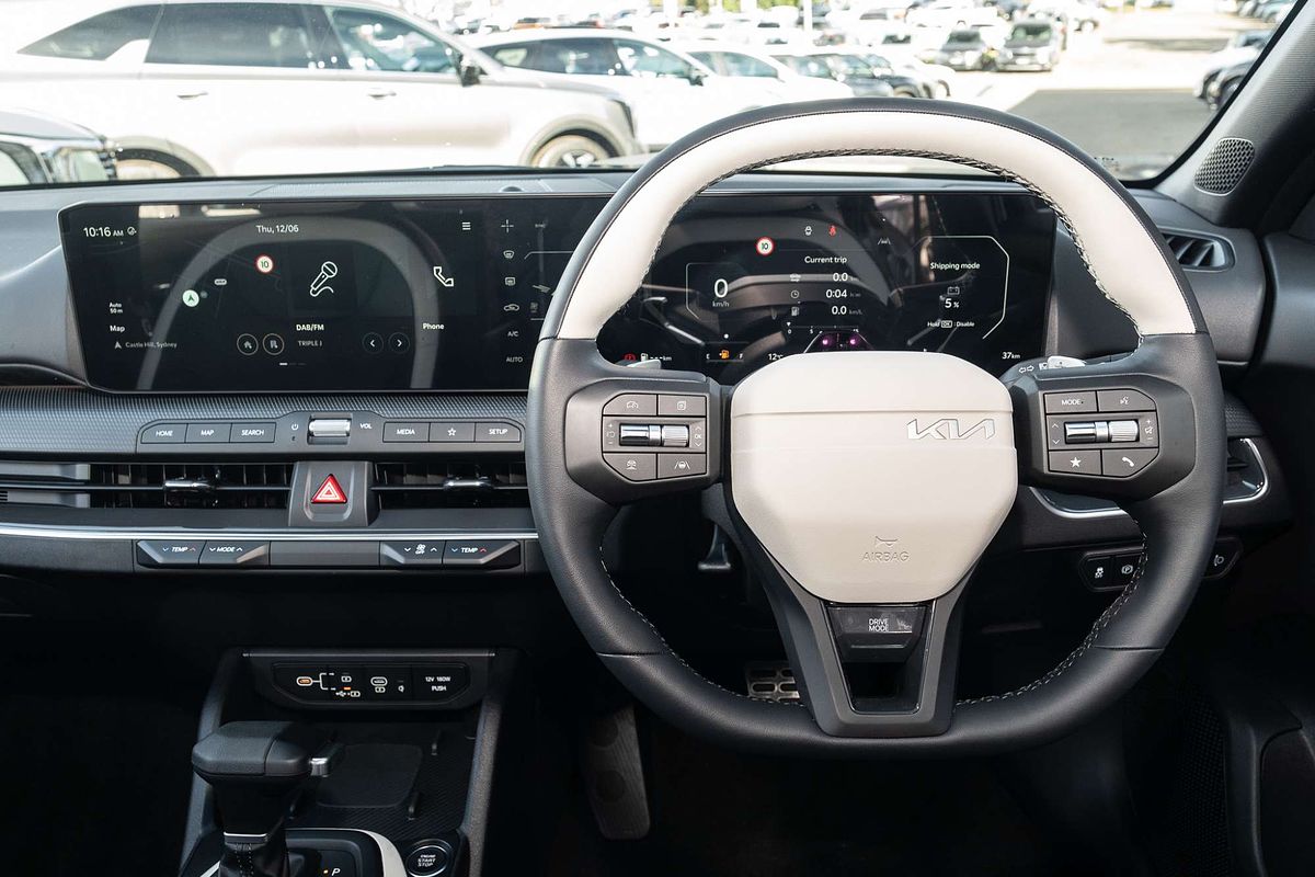 2025 Kia K4 GT-Line CL4m