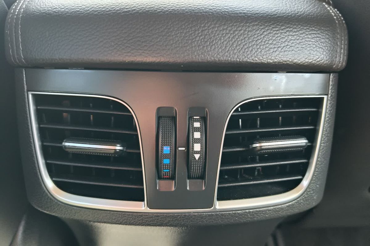2014 Hyundai Genesis DH