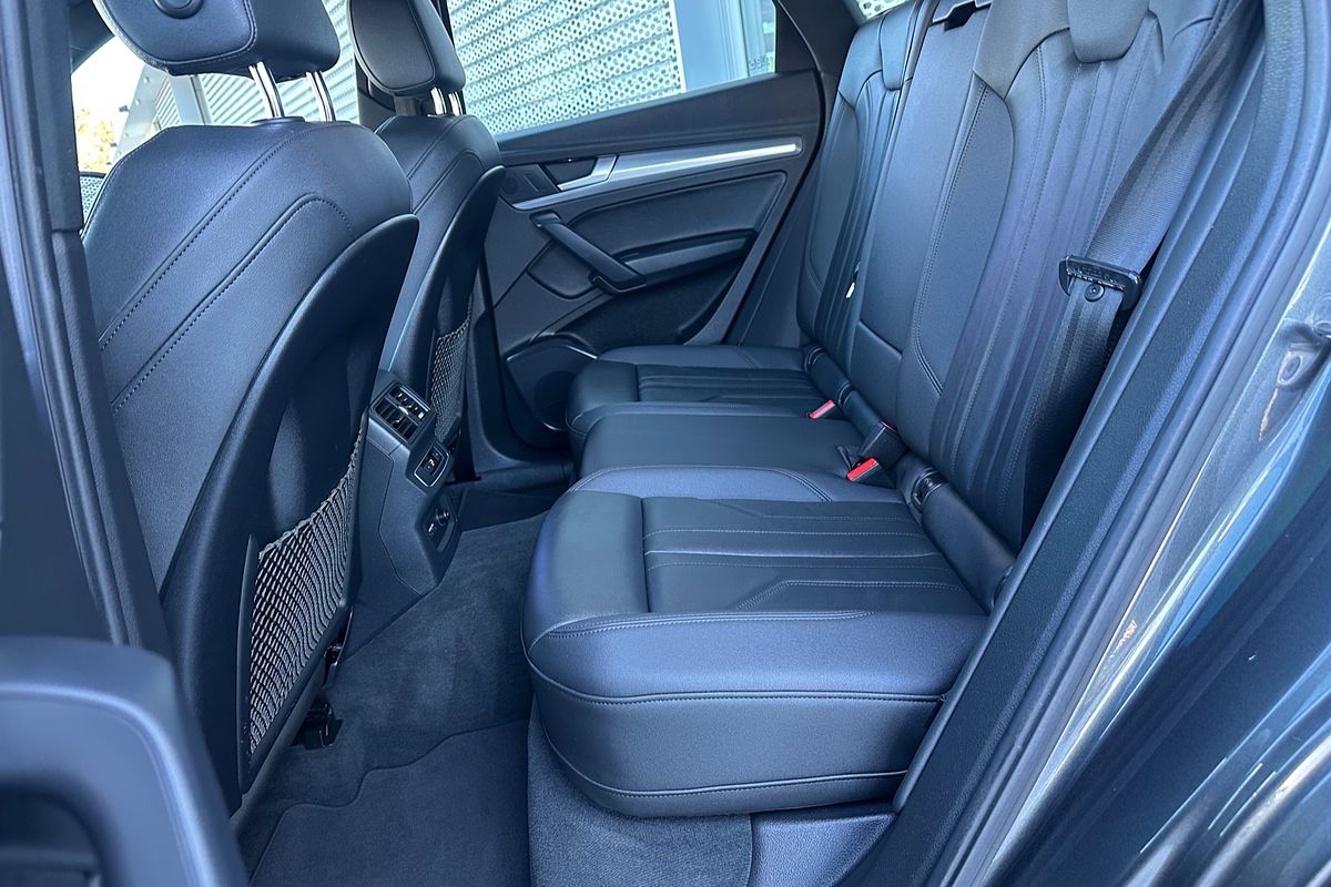 2022 Audi Q5 40 TDI S line FY