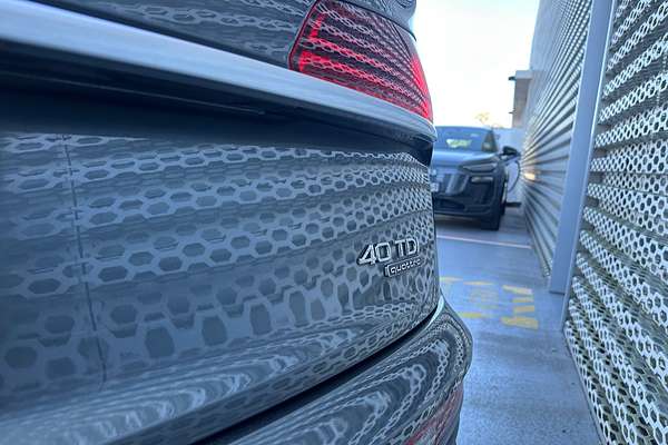 2022 Audi Q5 40 TDI S line FY