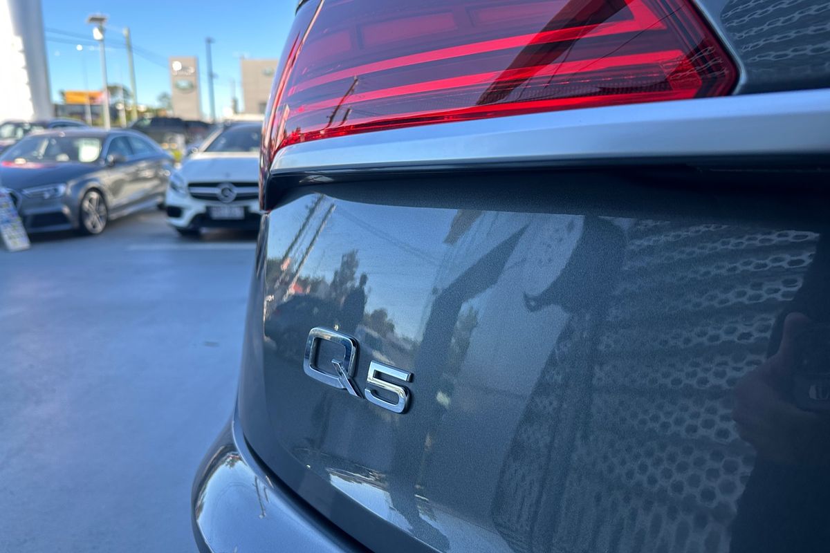 2022 Audi Q5 40 TDI S line FY