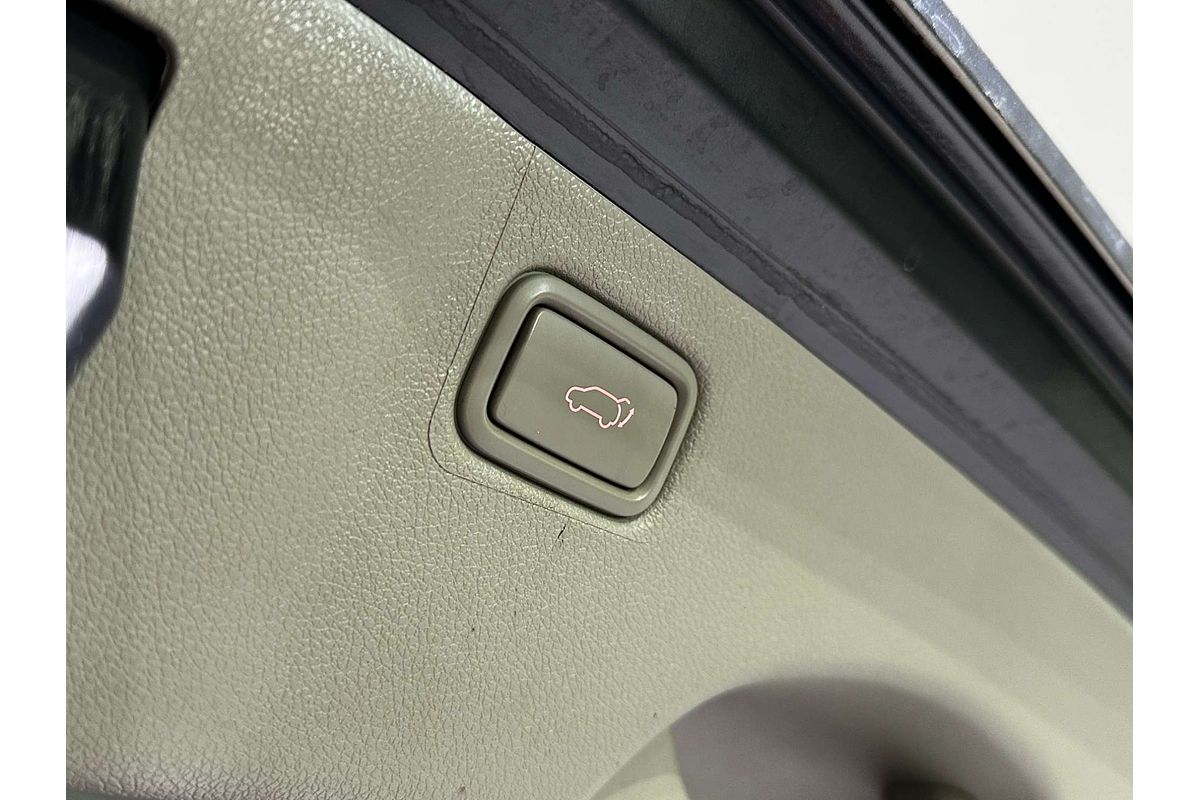 2017 Kia Carnival SLi YP