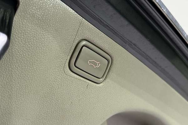 2017 Kia Carnival SLi YP