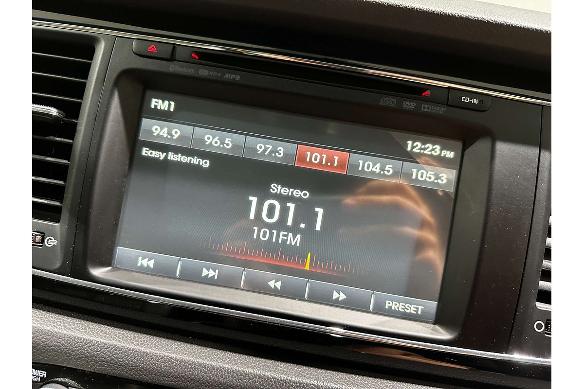 2017 Kia Carnival SLi YP