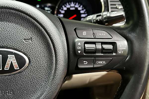 2017 Kia Carnival SLi YP