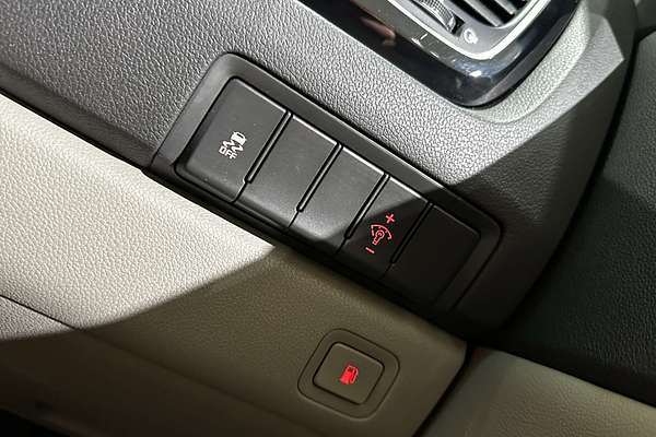 2017 Kia Carnival SLi YP