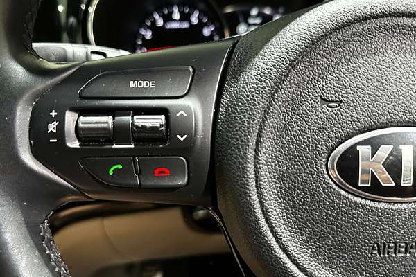 2017 Kia Carnival SLi YP
