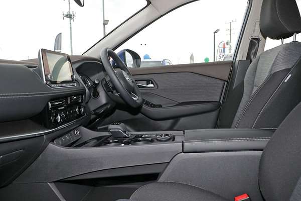 2025 Nissan X-TRAIL ST T33