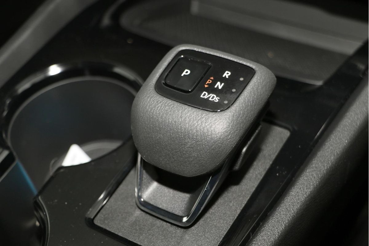 2025 Nissan X-TRAIL ST T33