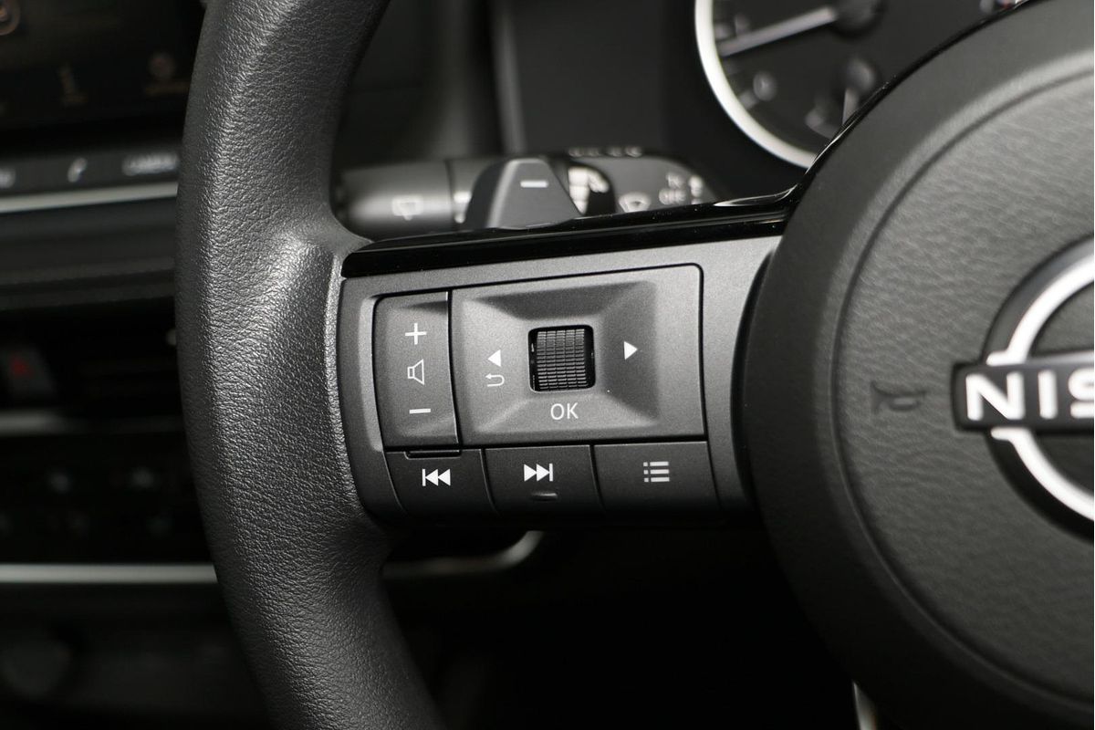 2025 Nissan X-TRAIL ST T33