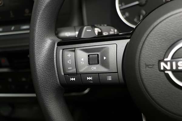 2025 Nissan X-TRAIL ST T33