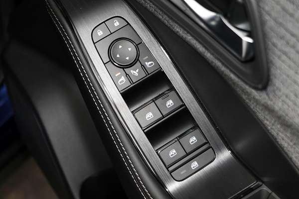 2025 Nissan X-TRAIL ST T33