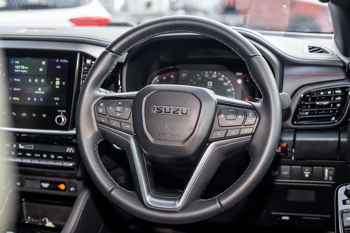 2025 Isuzu MU-X X-TERRAIN
