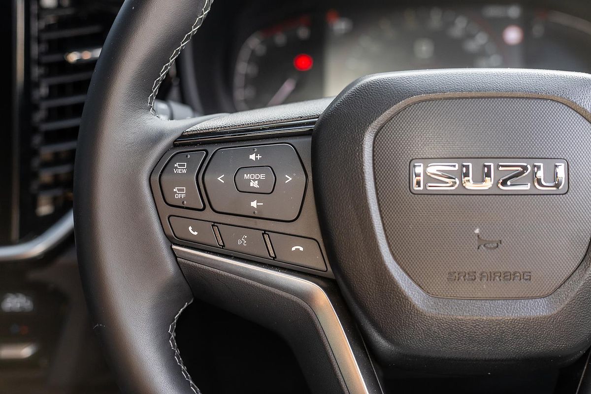 2025 Isuzu MU-X X-TERRAIN