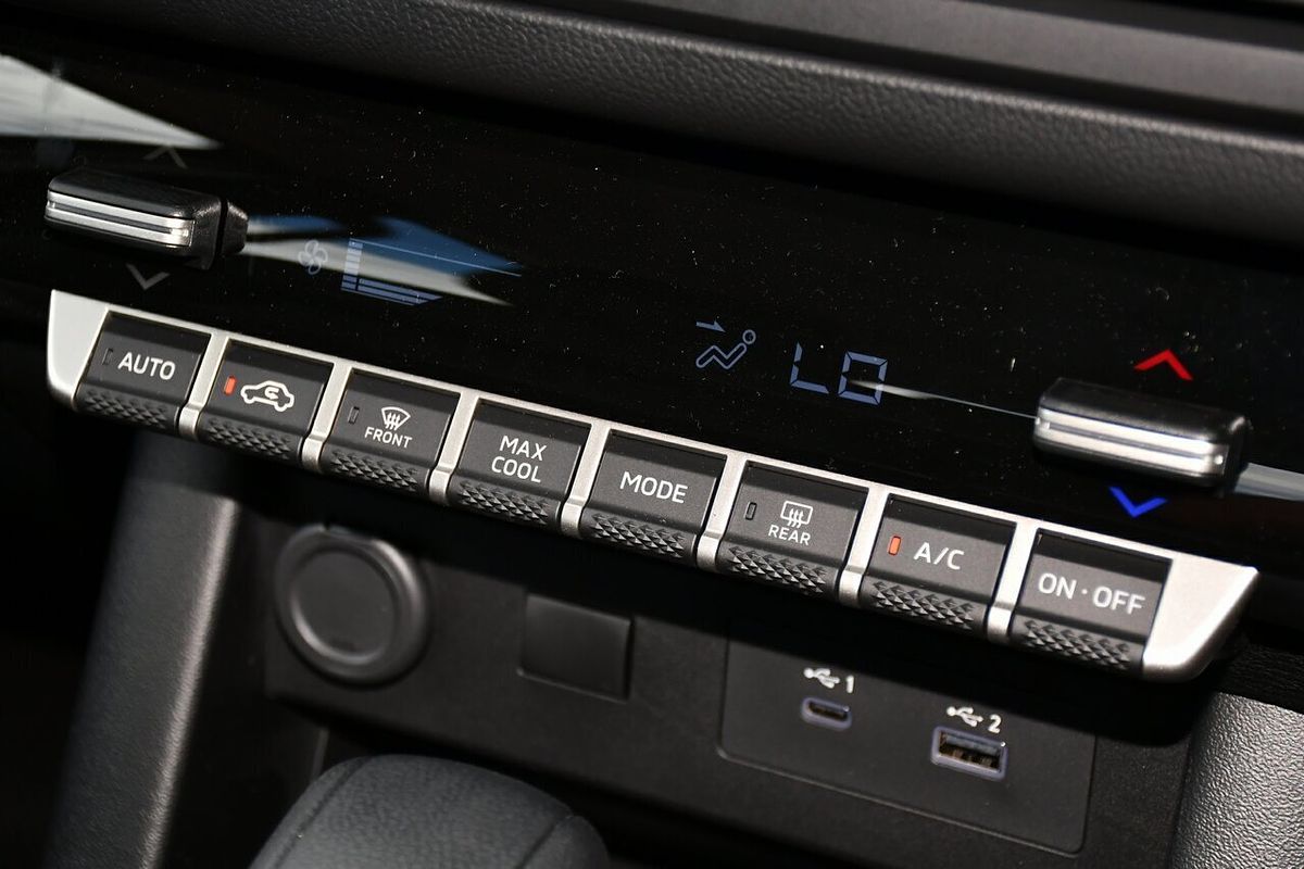 2025 Mitsubishi Triton GLX MV 4X4