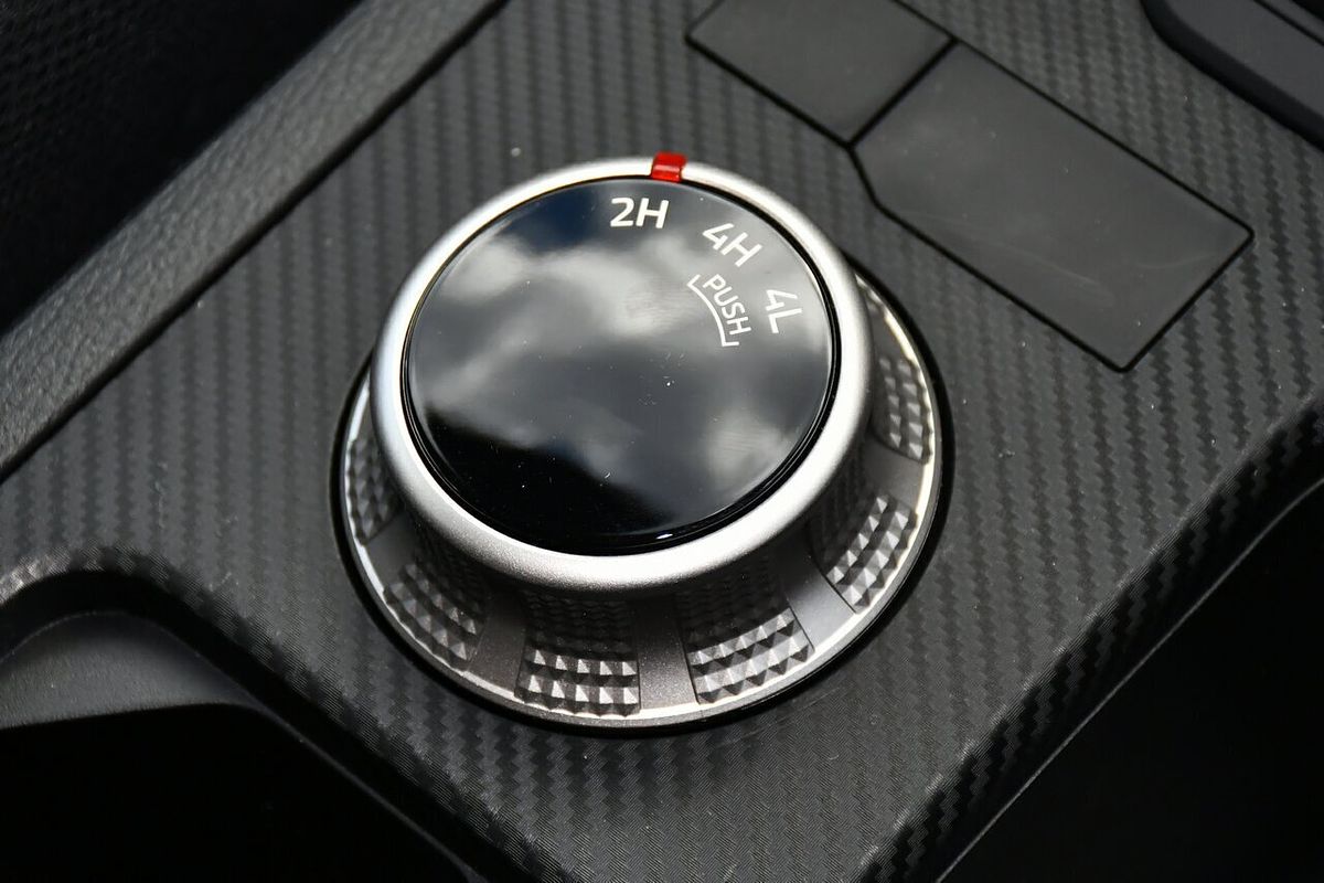 2025 Mitsubishi Triton GLX MV 4X4