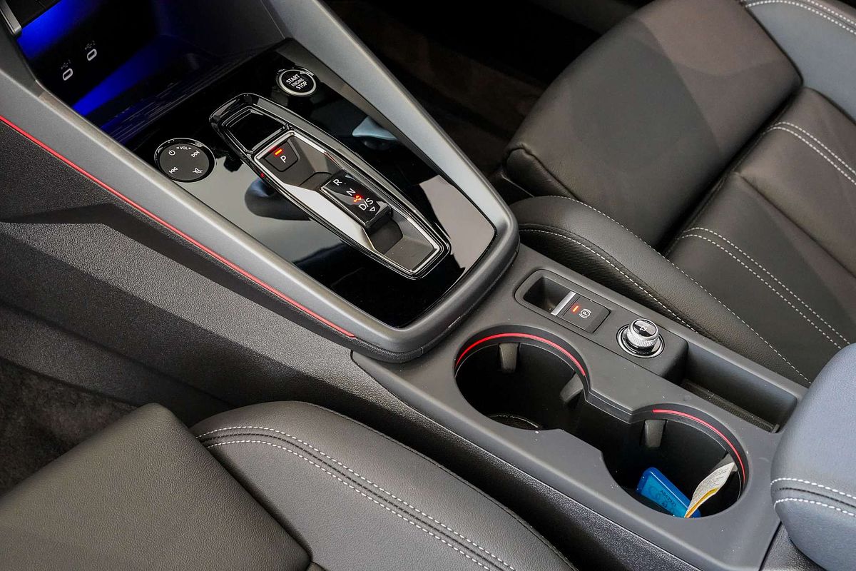 2024 Audi A3 35 TFSI S line GY