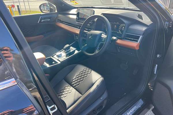 2024 Mitsubishi Outlander Exceed Tourer ZM