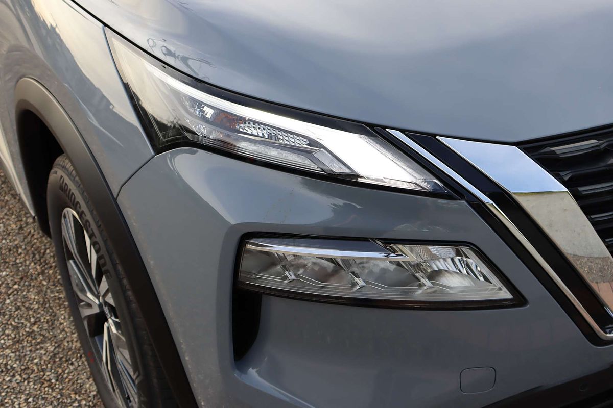 2025 Nissan X-TRAIL ST-L T33