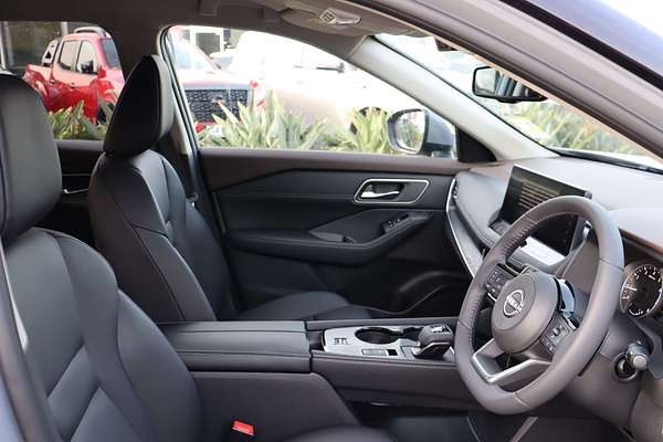 2025 Nissan X-TRAIL ST-L T33