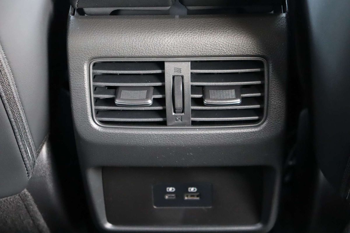 2025 Nissan X-TRAIL ST-L T33