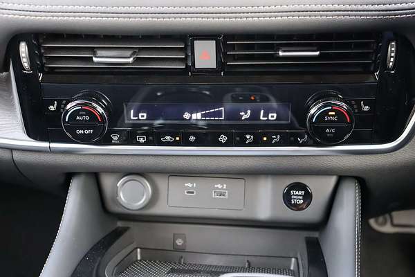 2025 Nissan X-TRAIL ST-L T33