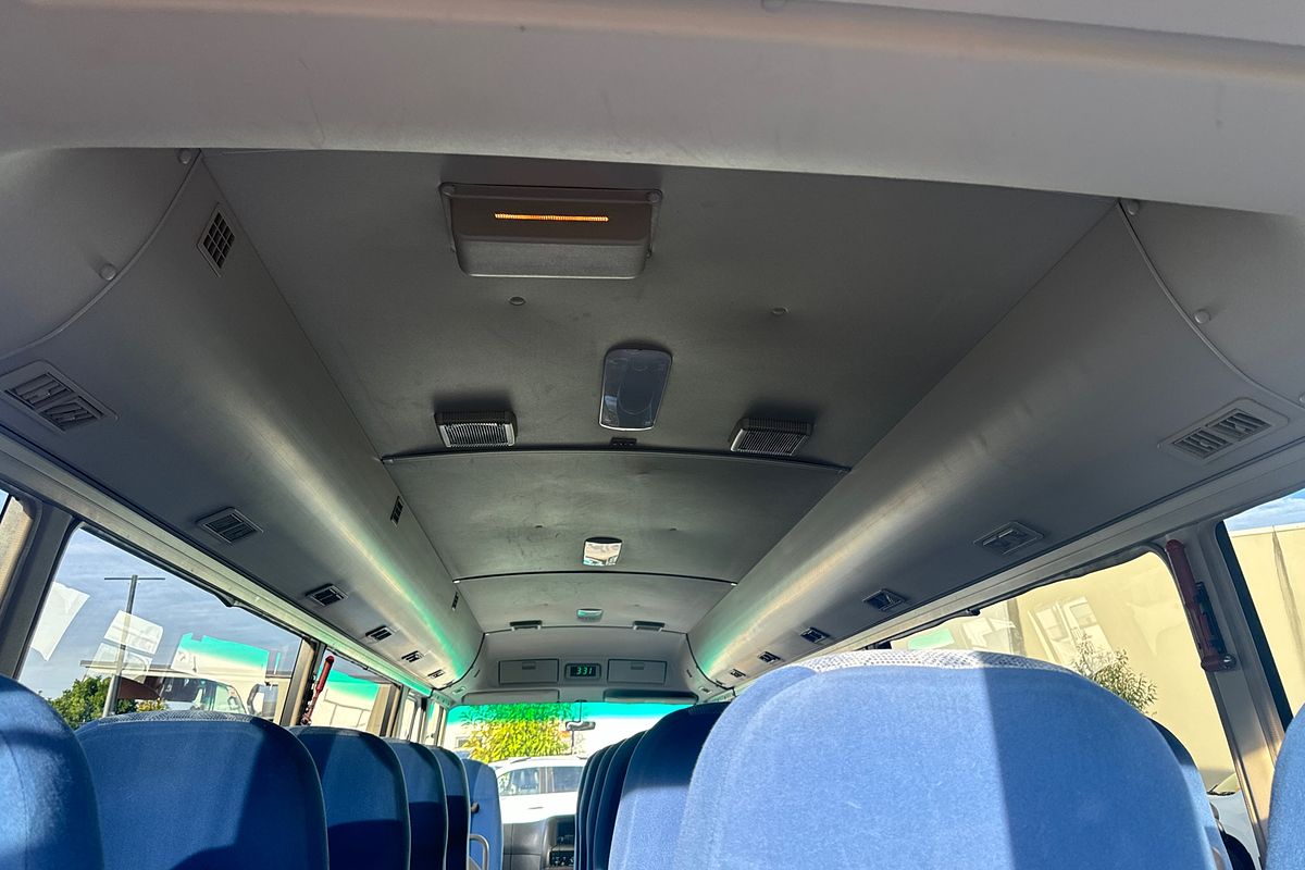 2015 Mitsubishi ROSA BUS DELUXE BE600