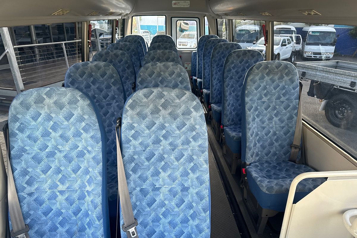 2015 Mitsubishi ROSA BUS DELUXE BE600