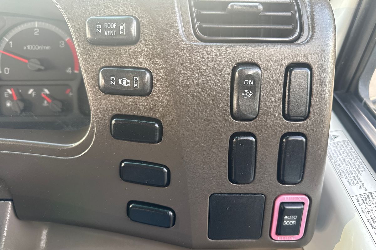 2015 Mitsubishi ROSA BUS DELUXE BE600