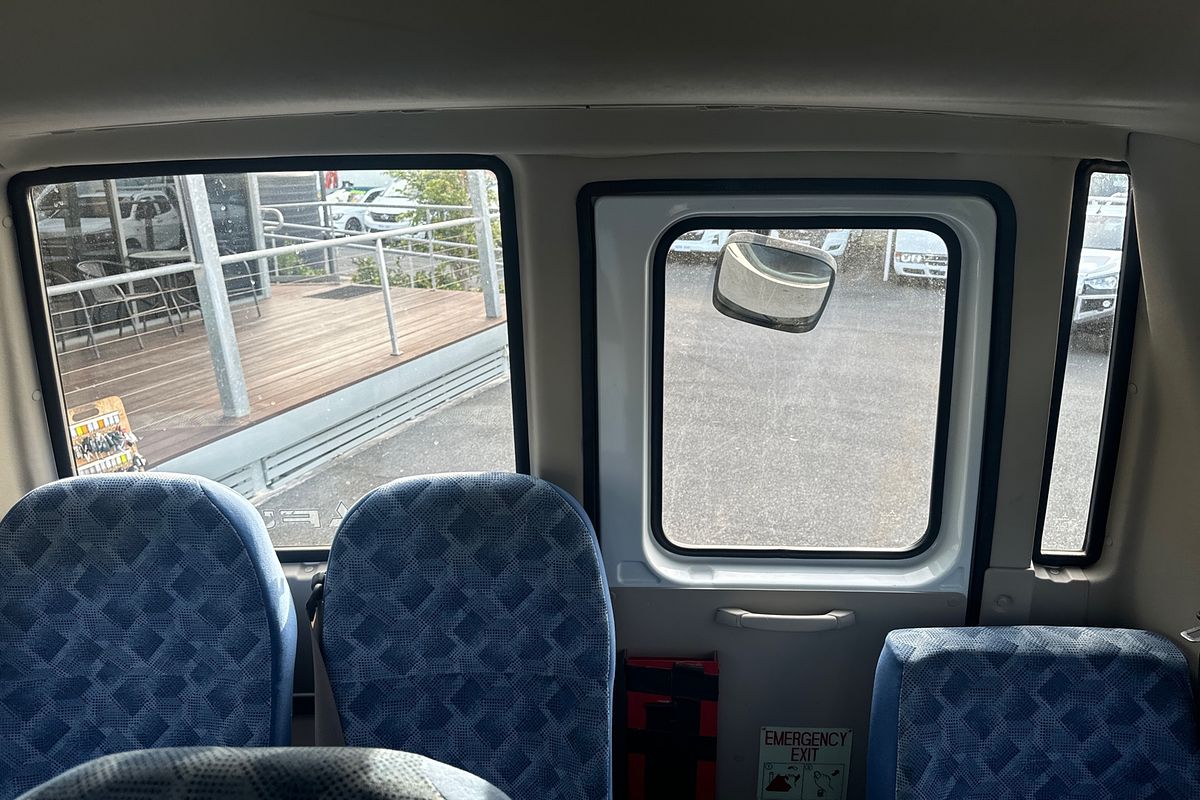2015 Mitsubishi ROSA BUS DELUXE BE600