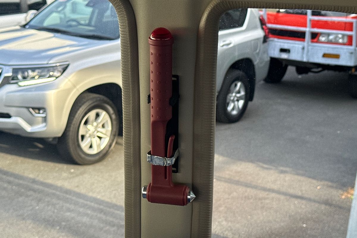 2015 Mitsubishi ROSA BUS DELUXE BE600