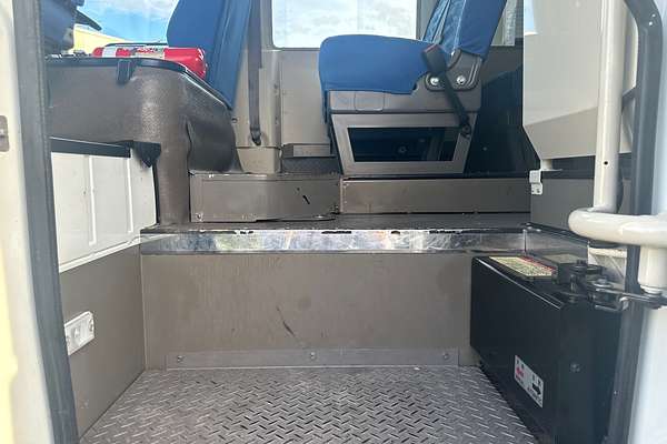 2015 Mitsubishi ROSA BUS DELUXE BE600