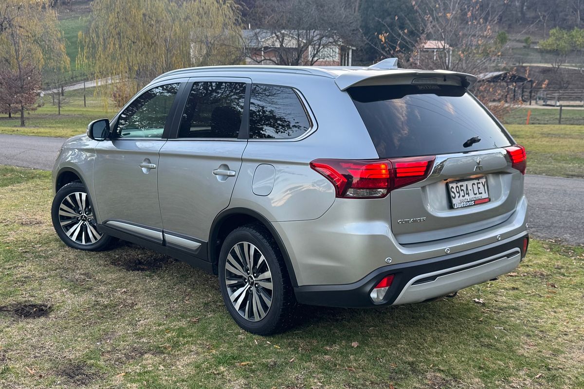 2020 Mitsubishi Outlander LS ZL