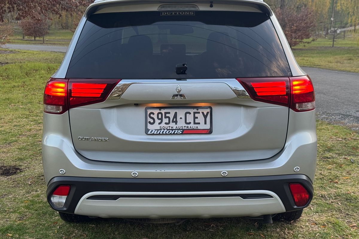 2020 Mitsubishi Outlander LS ZL