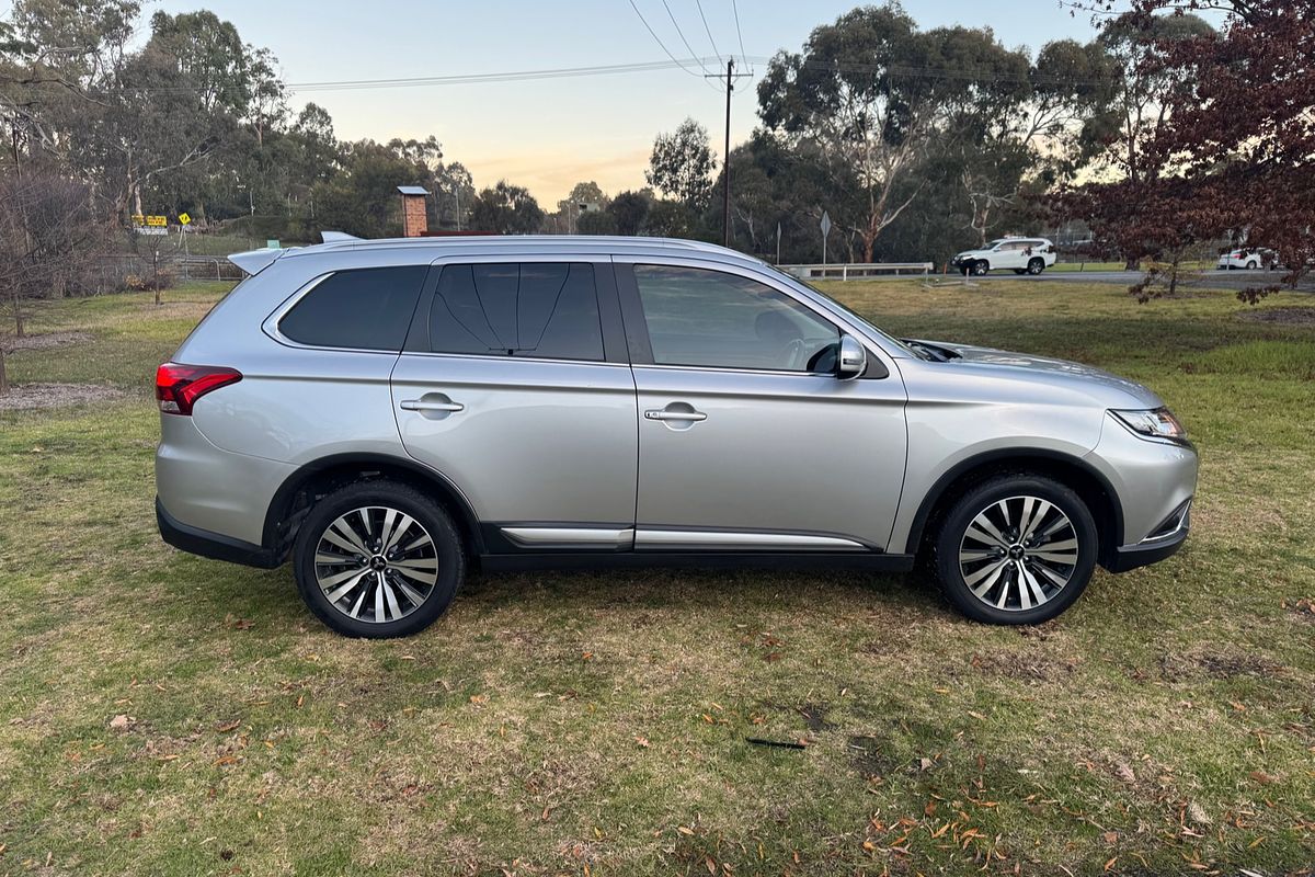 2020 Mitsubishi Outlander LS ZL