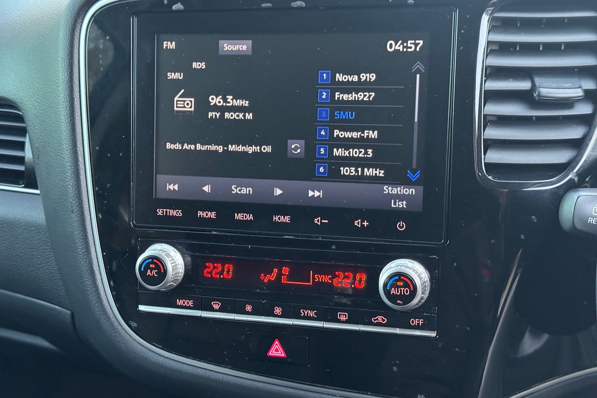 2020 Mitsubishi Outlander LS ZL