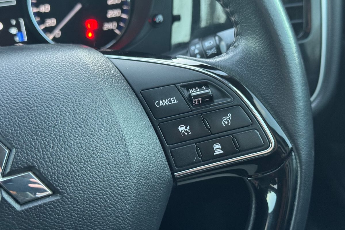 2020 Mitsubishi Outlander LS ZL