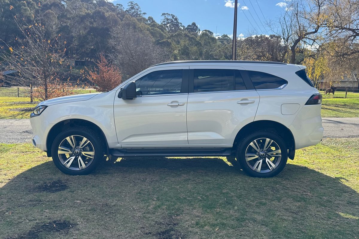 2023 Isuzu MU-X LS-T