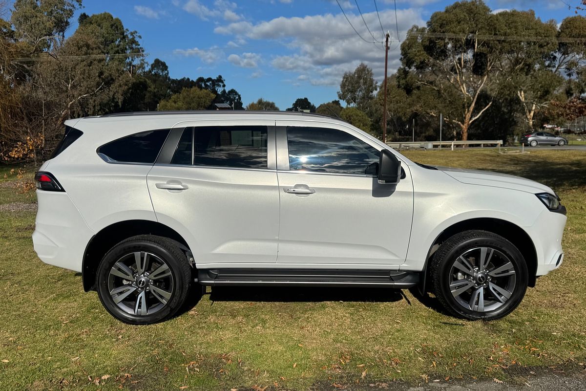 2023 Isuzu MU-X LS-T