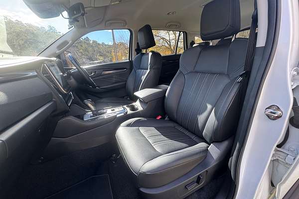2023 Isuzu MU-X LS-T