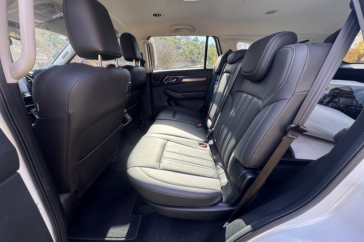 2023 Isuzu MU-X LS-T