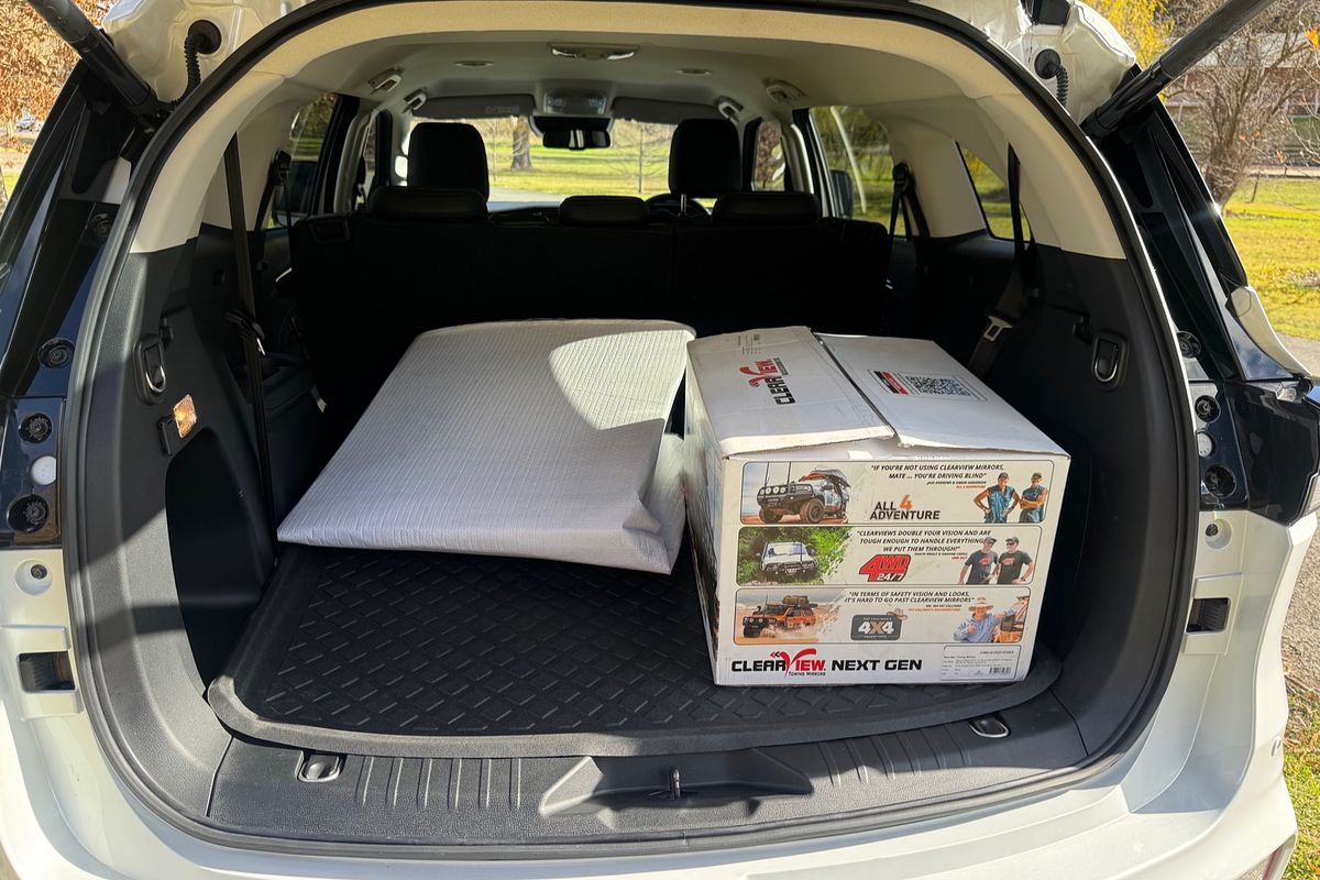 2023 Isuzu MU-X LS-T