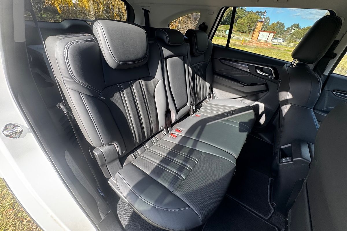 2023 Isuzu MU-X LS-T